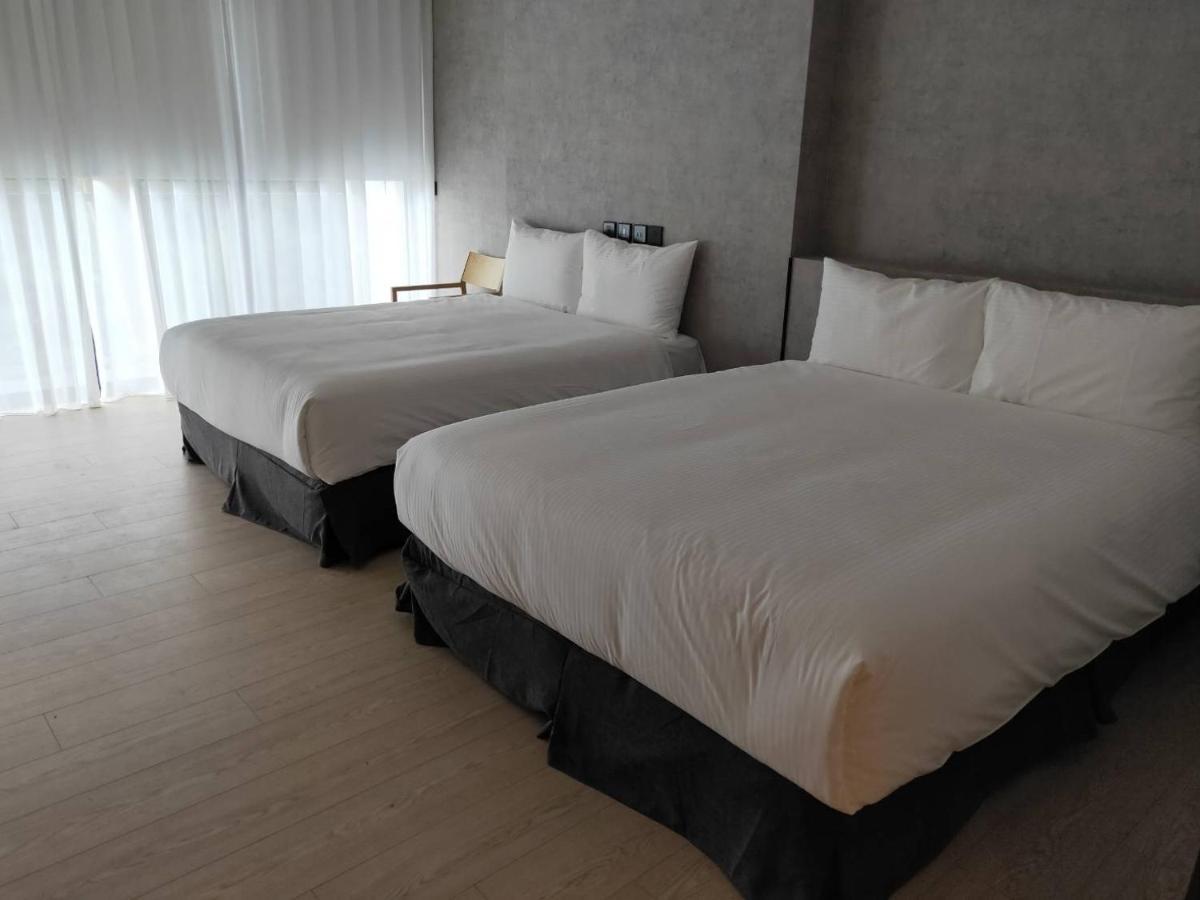 Comin' Place Taichung Exterior photo