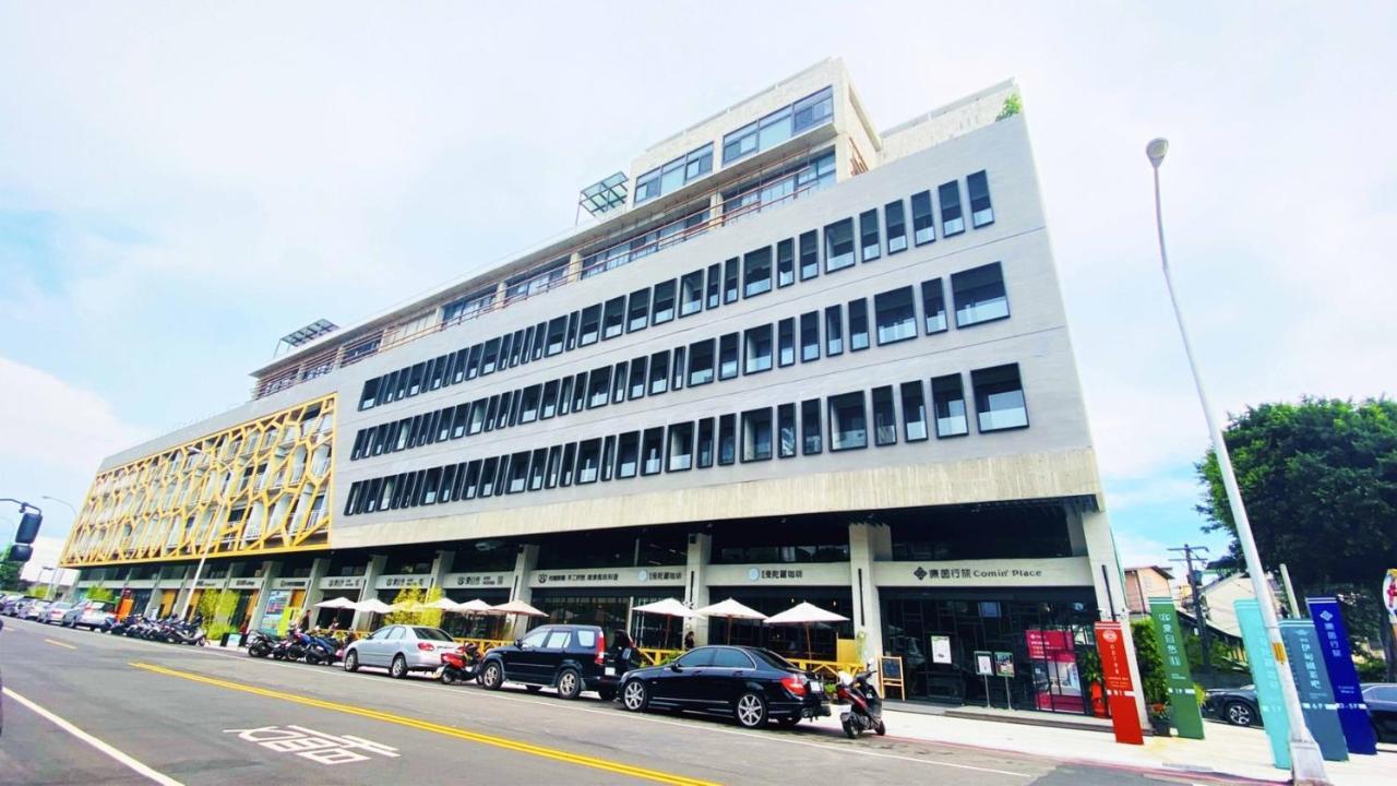 Comin' Place Taichung Exterior photo