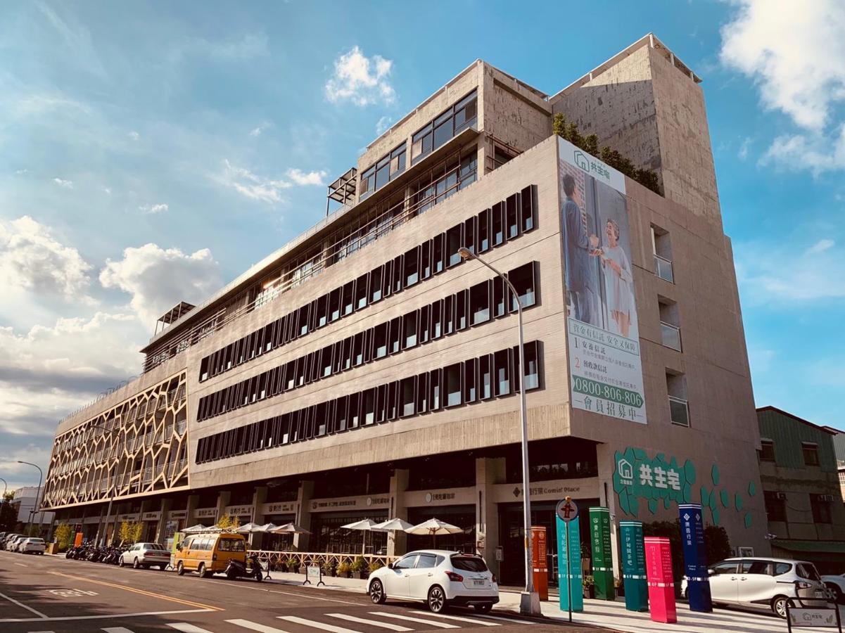 Comin' Place Taichung Exterior photo